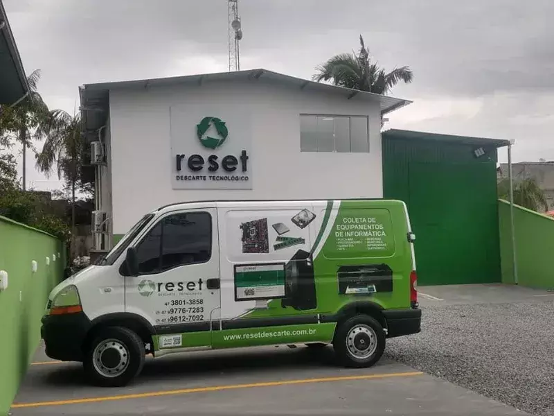 reset-descarte-tecnologico-56572-6d410
