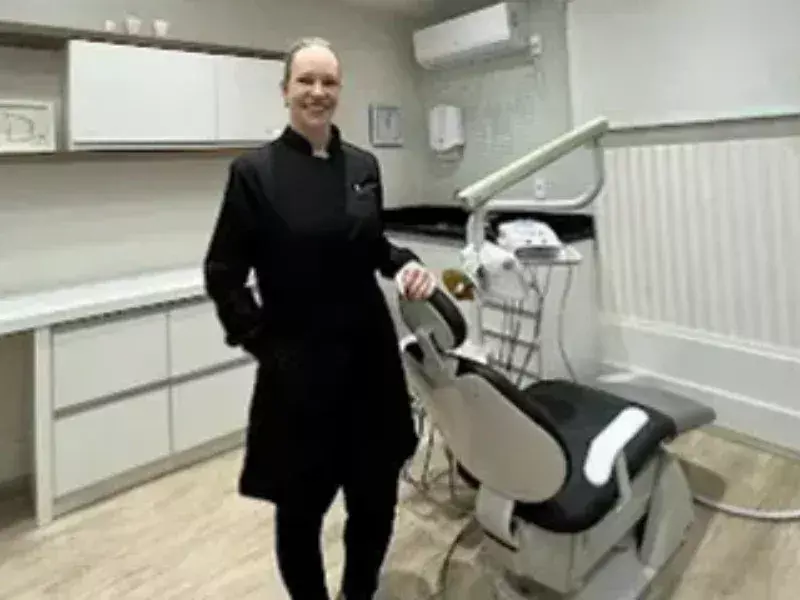 scheila-mayrink-sevegnani-cirurgia-dentista-59720-54e2b